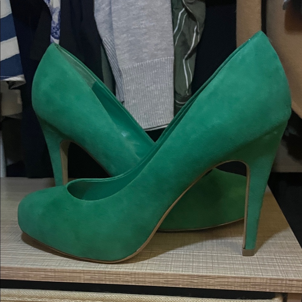 Steve Madden Green Suede High heels 
Purchased in 2012 
Never worn